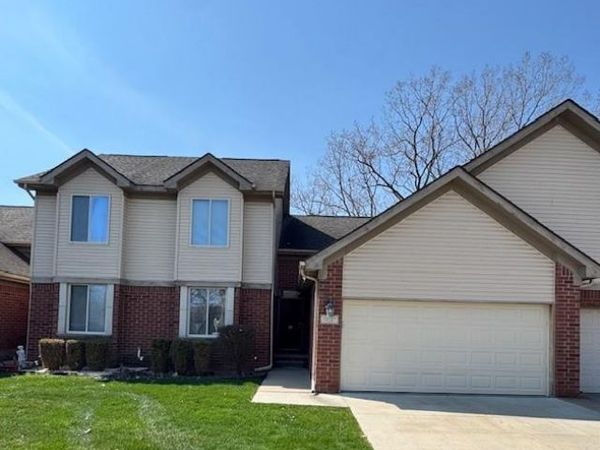 32127 Heavenly Court , Warren, MI 48092