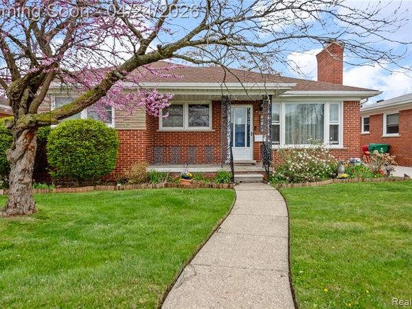 24861 Almond Avenue, Eastpointe, MI 48021