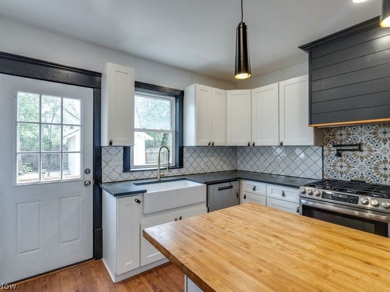 151 S Portage Path, Akron, OH 44302 Photo 12