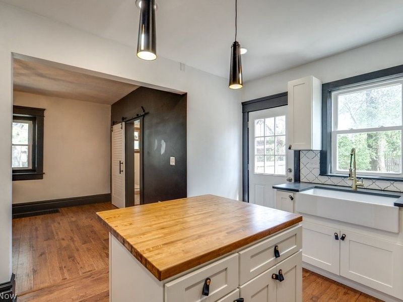 151 S Portage Path, Akron, OH 44302 Photo 16