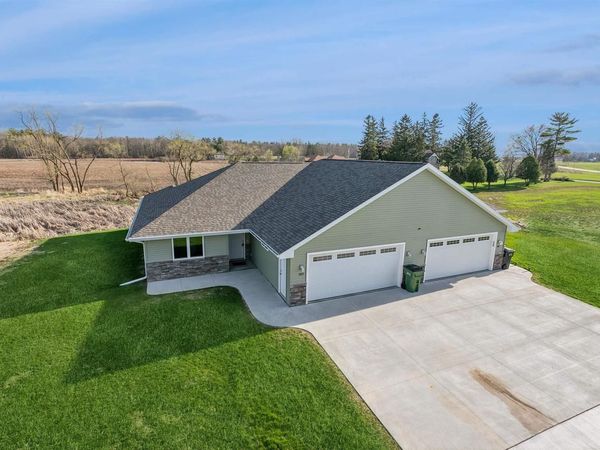 559 SUMMER DRIVE, Brillion, WI 54110