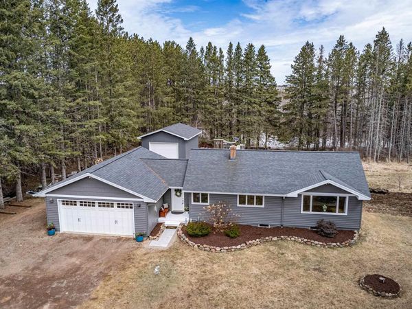 5555 St. Louis River Rd, Hermantown, MN 55810