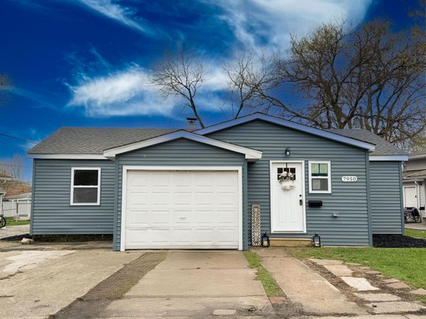 7950 S White Oak Lane, Hammond, IN 46324