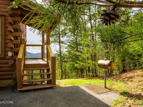 4529 Stackstone Rd, Sevierville, TN 37862