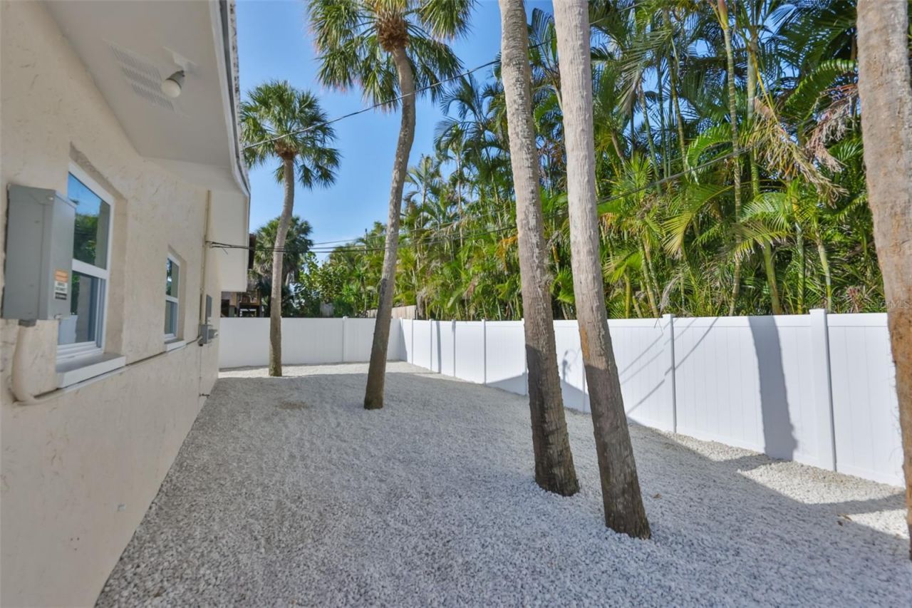 724 1st Street, Indian Rocks Beach, FL 33785 Photo