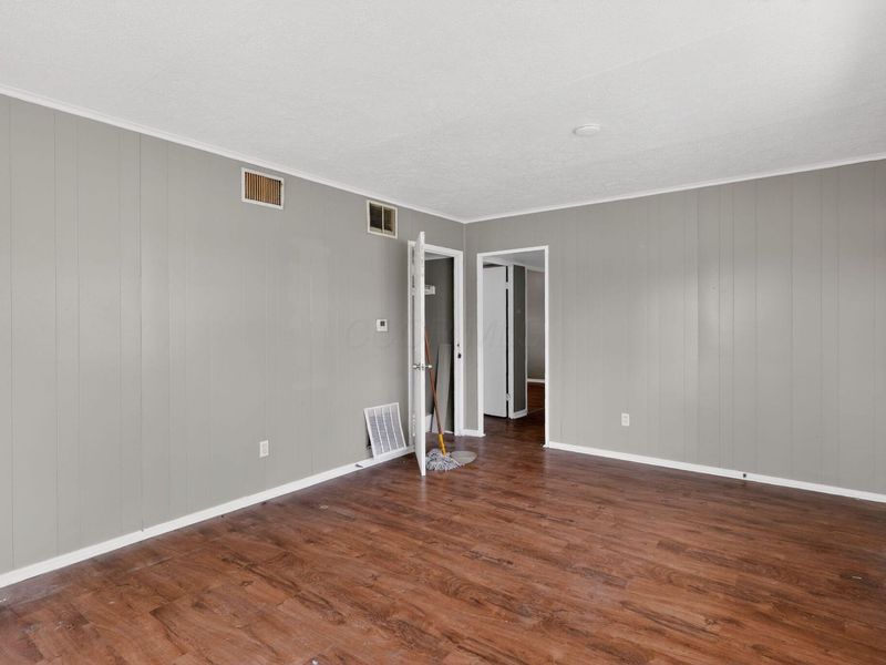 447 S Hampton Road , Columbus, OH 43213 Photo 16