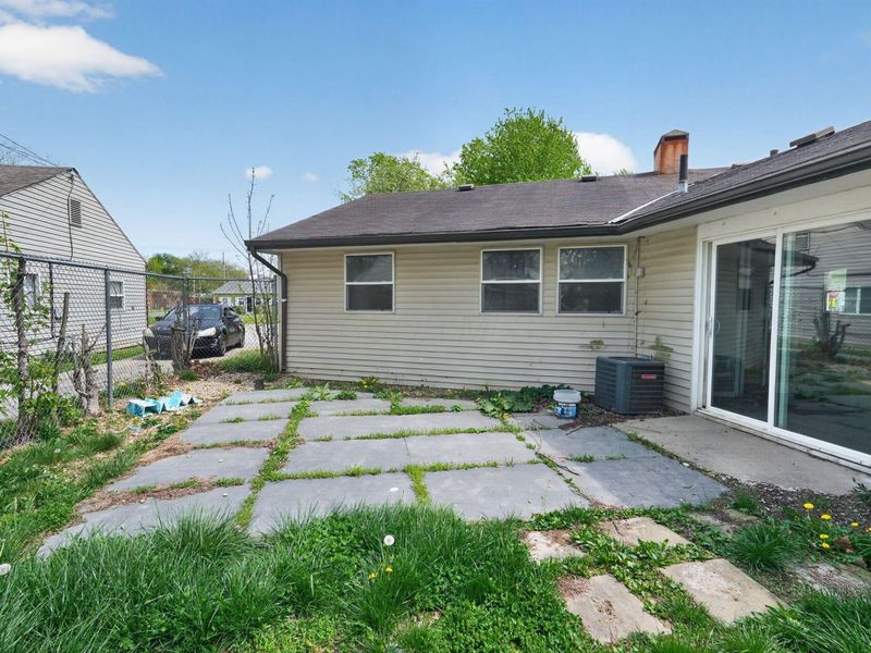 447 S Hampton Road , Columbus, OH 43213 Photo 5