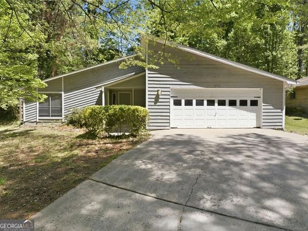 375 Creekside Court, Roswell, GA 30076