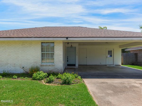 125 Sea Pines Drive, Youngsville, LA 70592