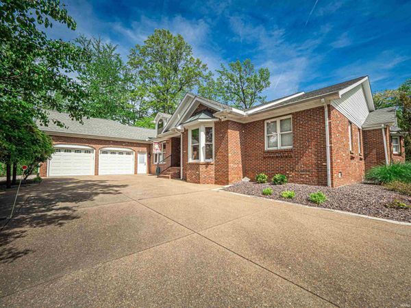 1166 Twin Lakes Court, Boonville, IN 47601