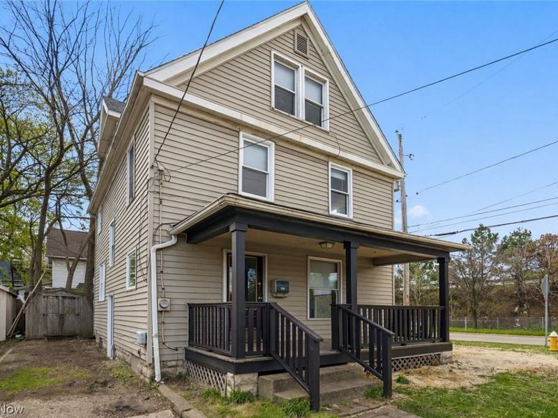 558 Nash Street, Akron, OH 44306 Photo 1