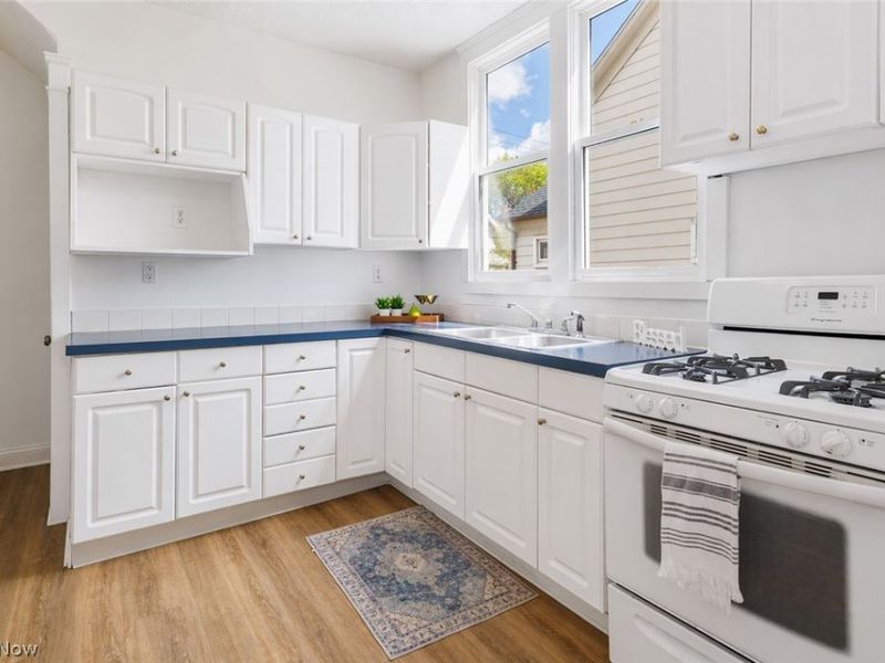 558 Nash Street, Akron, OH 44306 Photo 3