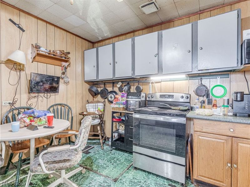 4846 Wendell Avenue, Cleveland, OH 44127 Photo 8