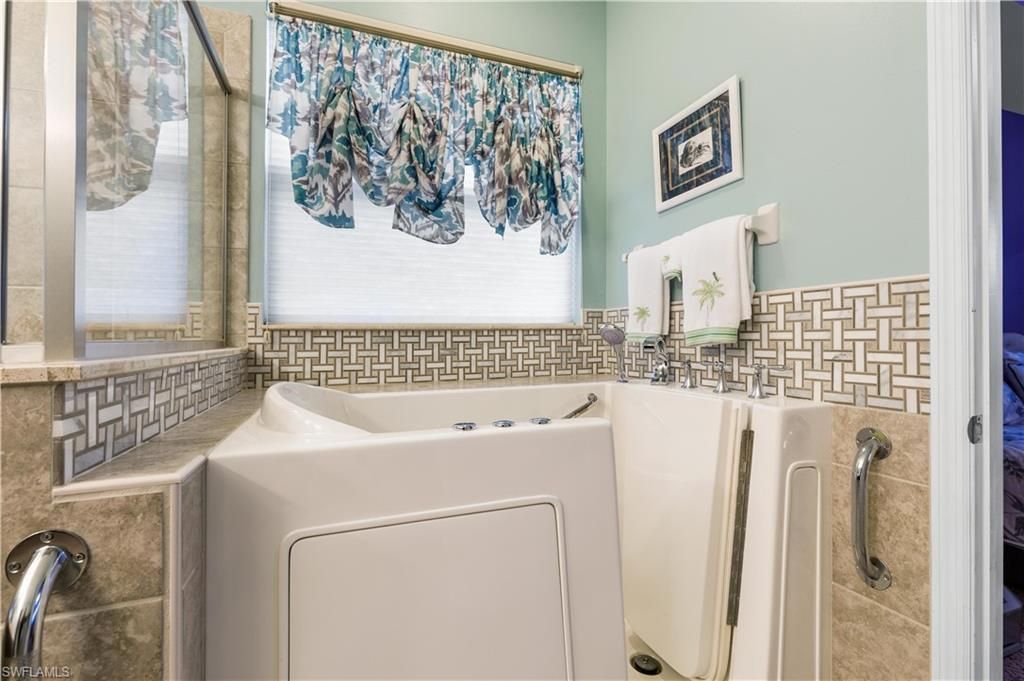 3188 Amadora Cir, Cape Coral, FL 33909 Photo