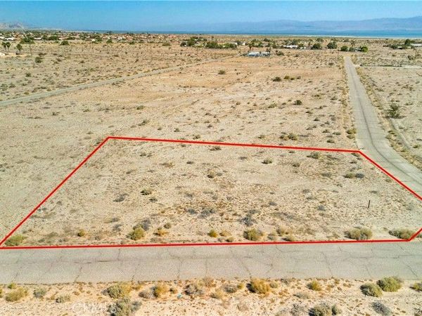 2711 Twin Lakes Avenue, Thermal, CA 92274