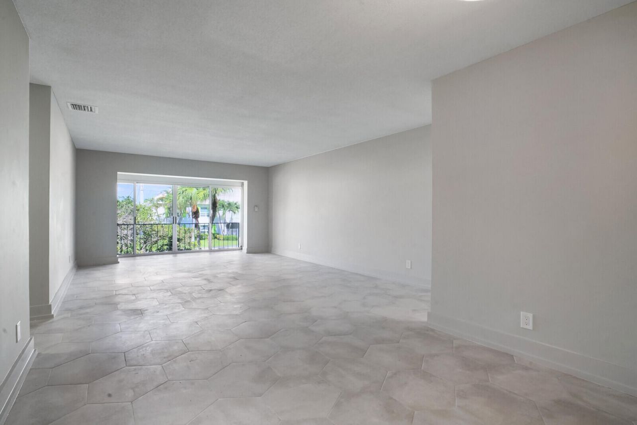 315 Venetian Drive, Unit 8, Delray Beach, FL 33483 Photo
