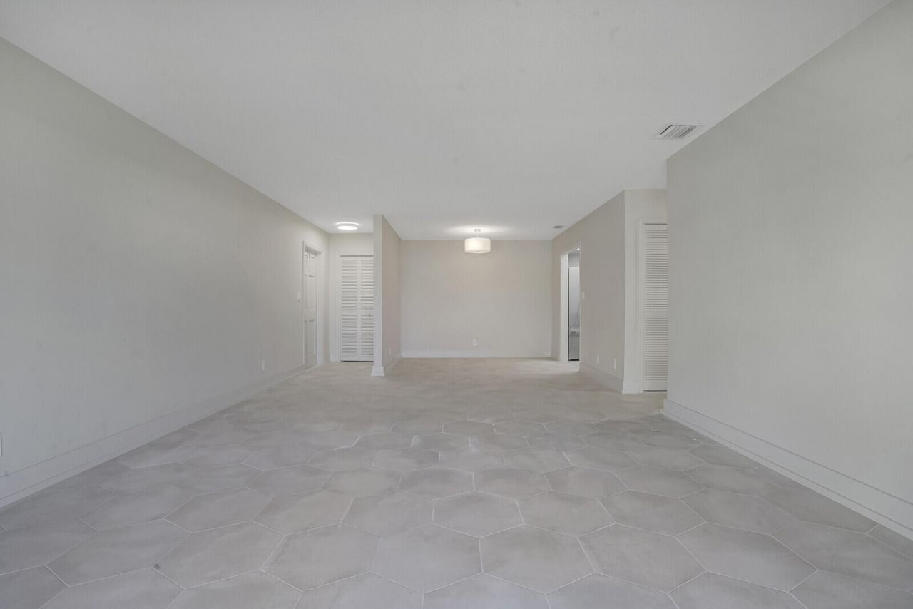 315 Venetian Drive, Unit 8, Delray Beach, FL 33483 Photo
