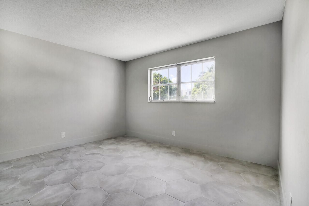 315 Venetian Drive, Unit 8, Delray Beach, FL 33483 Photo