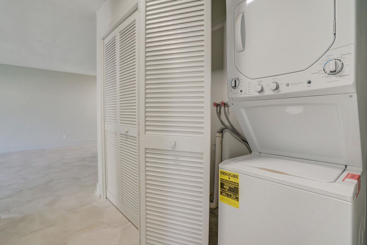315 Venetian Drive, Unit 8, Delray Beach, FL 33483 Photo