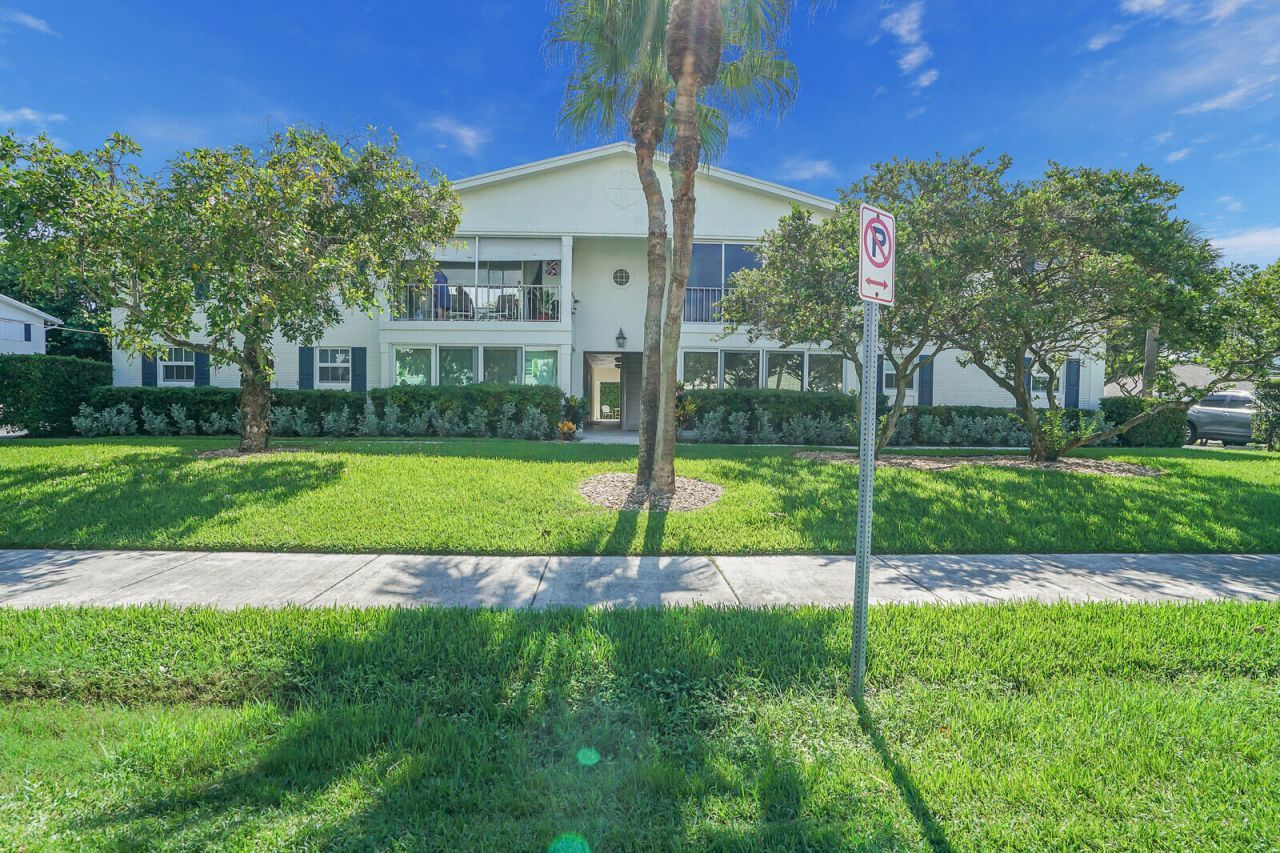 315 Venetian Drive, Unit 8, Delray Beach, FL 33483 Photo