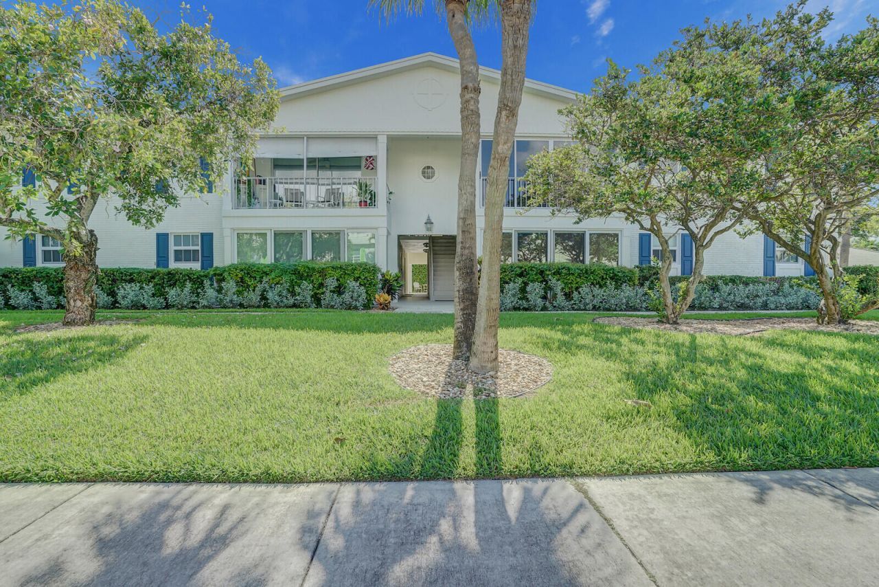 315 Venetian Drive, Unit 8, Delray Beach, FL 33483 Photo