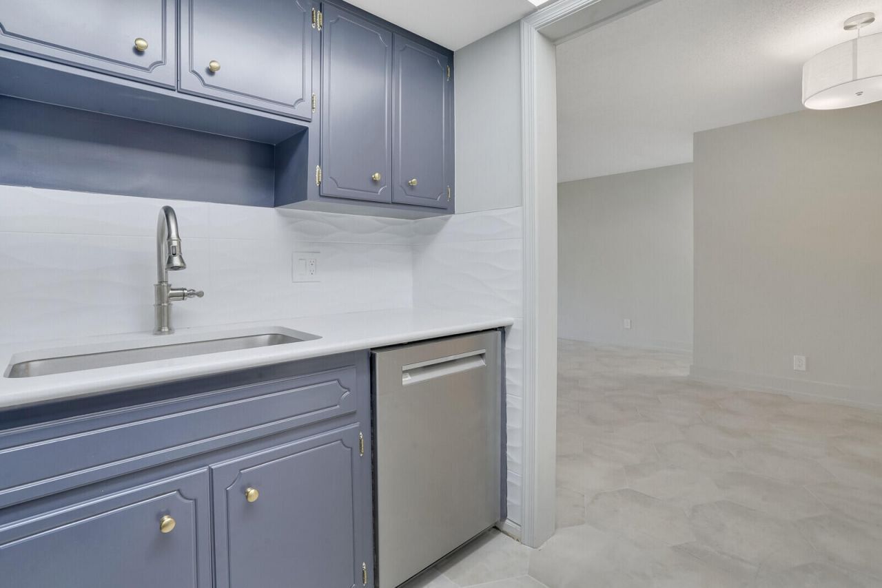 315 Venetian Drive, Unit 8, Delray Beach, FL 33483 Photo