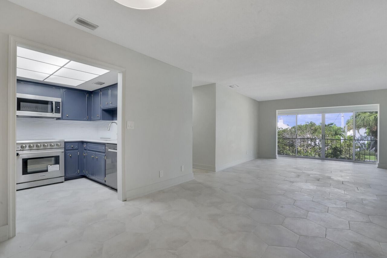 315 Venetian Drive, Unit 8, Delray Beach, FL 33483 Photo