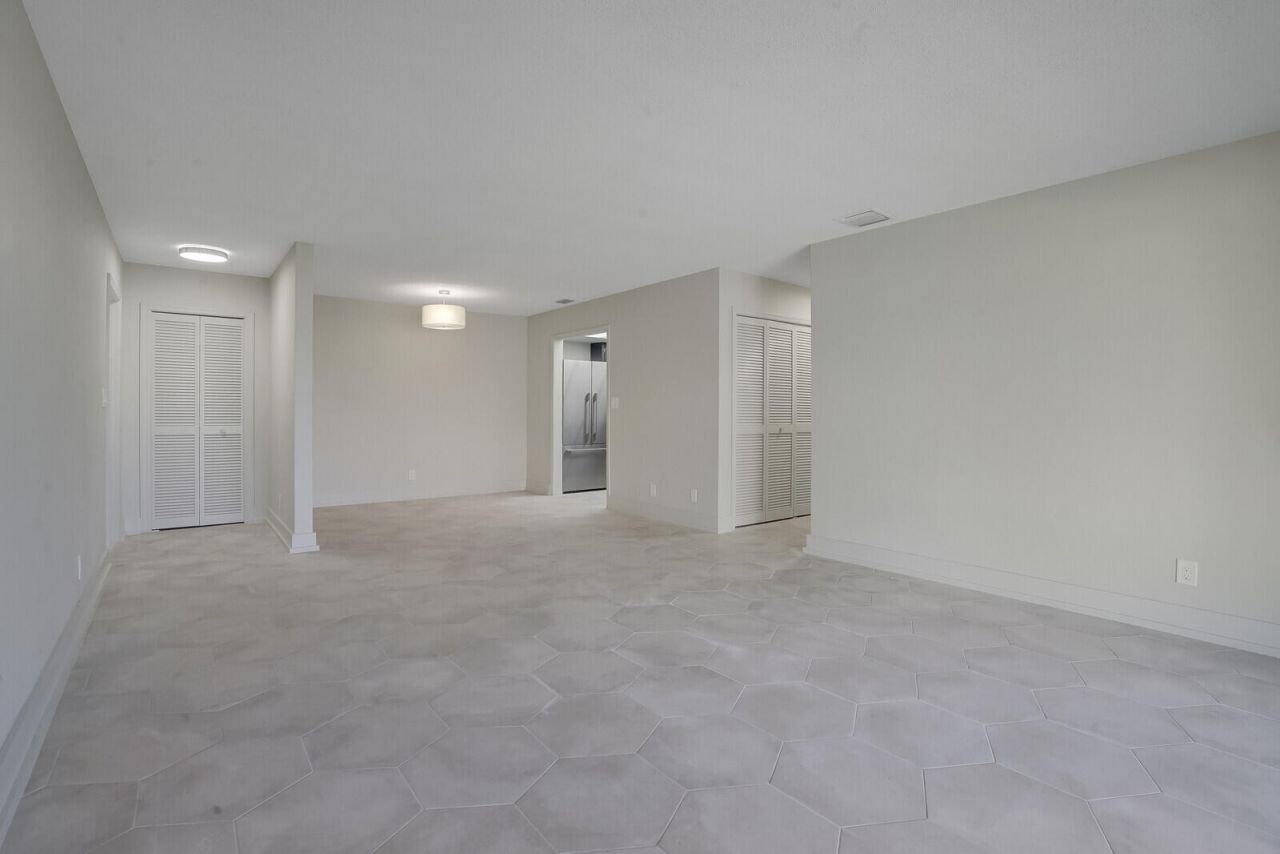 315 Venetian Drive, Unit 8, Delray Beach, FL 33483 Photo
