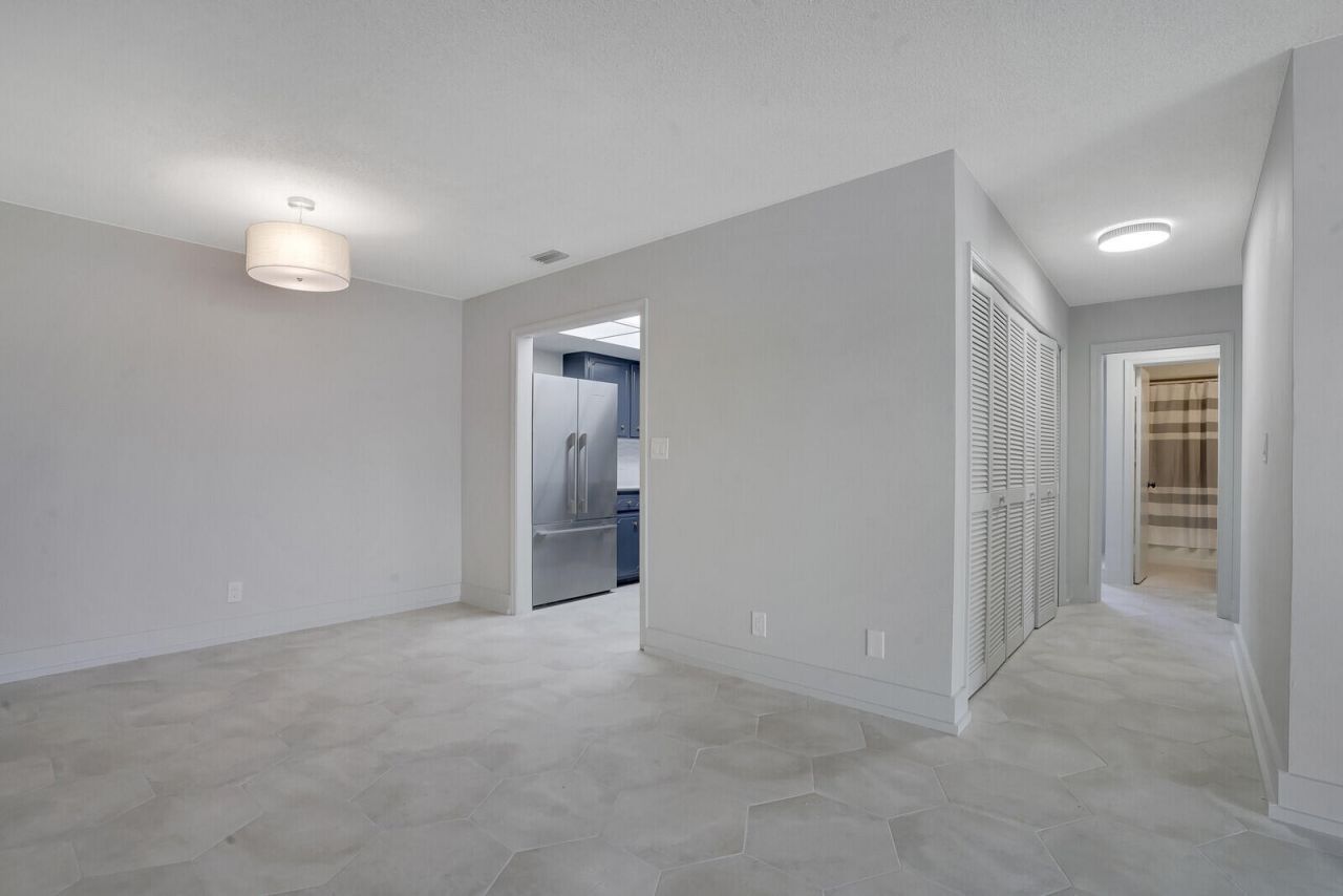 315 Venetian Drive, Unit 8, Delray Beach, FL 33483 Photo