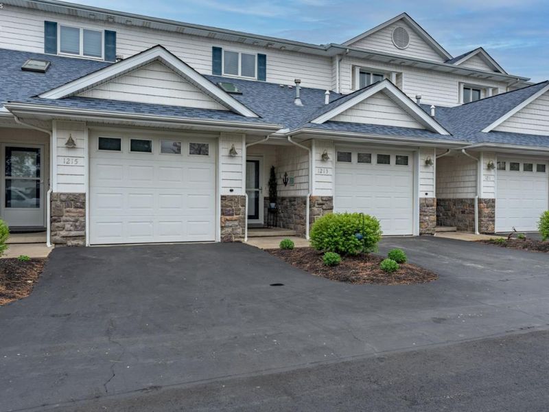 1213 W Lakeshore Drive, Port Clinton, OH 43452 Photo 2