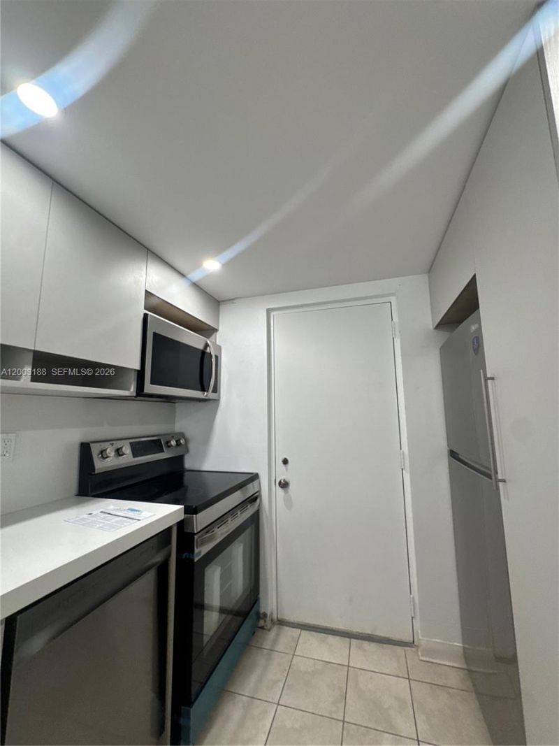 2312 S Cypress Bend Dr, Unit 107, Pompano Beach, FL 33069 Photo