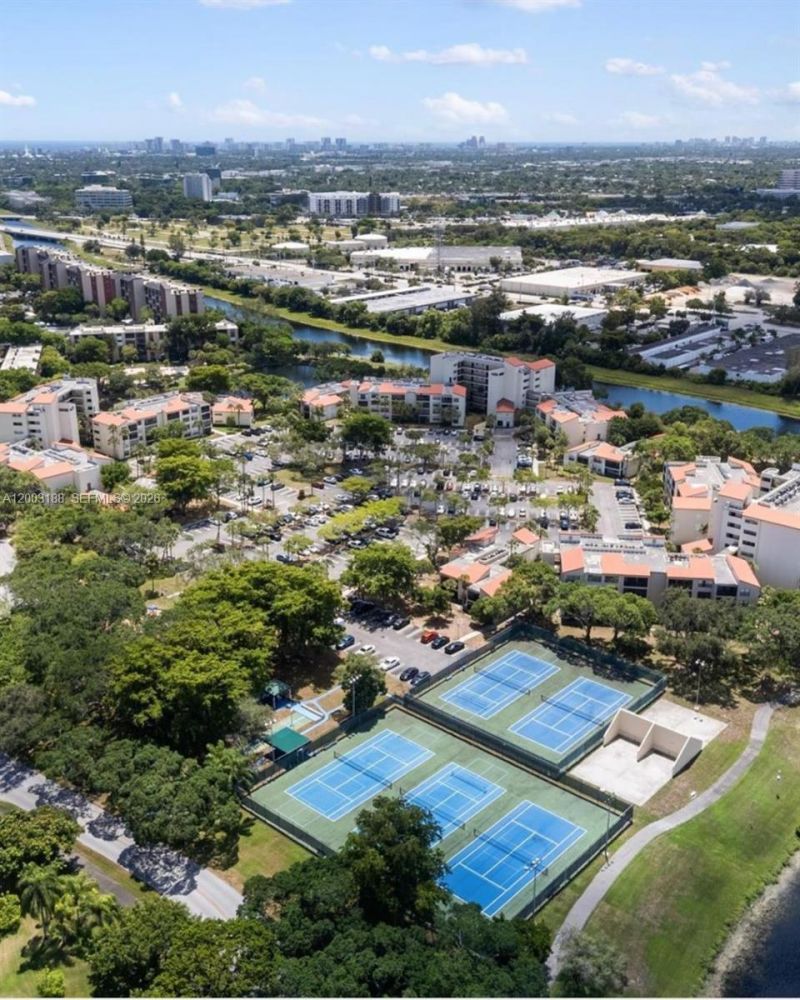 2312 S Cypress Bend Dr, Unit 107, Pompano Beach, FL 33069 Photo