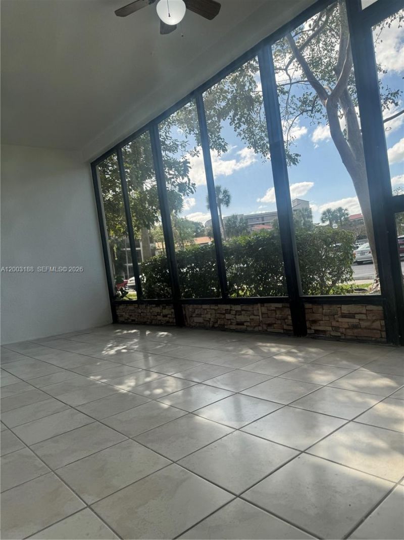 2312 S Cypress Bend Dr, Unit 107, Pompano Beach, FL 33069 Photo