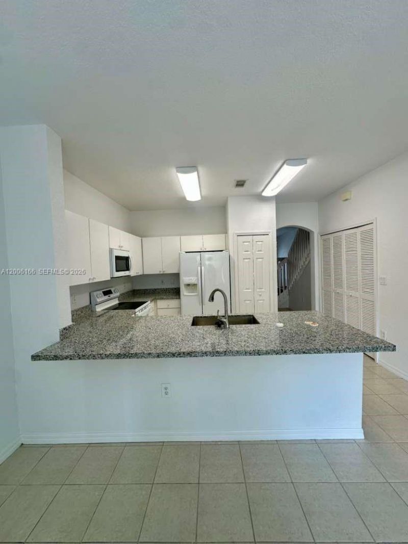 10760 NW 82nd Ter , Unit 8-7, Doral, FL 33178 Photo