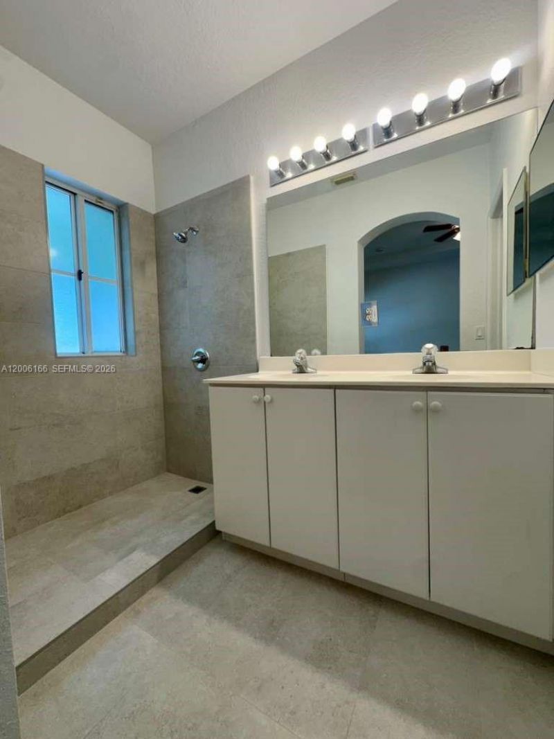 10760 NW 82nd Ter , Unit 8-7, Doral, FL 33178 Photo
