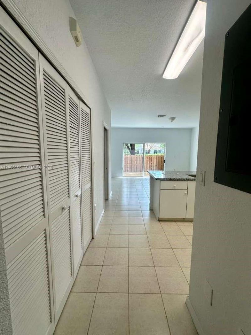 10760 NW 82nd Ter , Unit 8-7, Doral, FL 33178 Photo