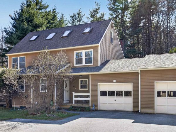 24 Swaan Drive, Lee, NH 03861