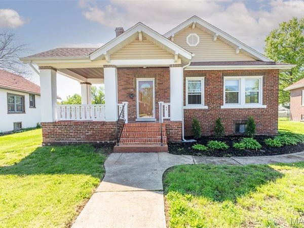 12 Sunset Court, Pasadena Park, MO 63121