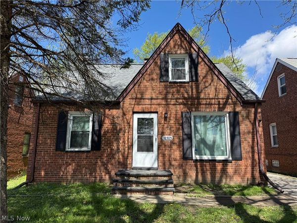 18505 Raymond Street , Maple Heights, OH 44137