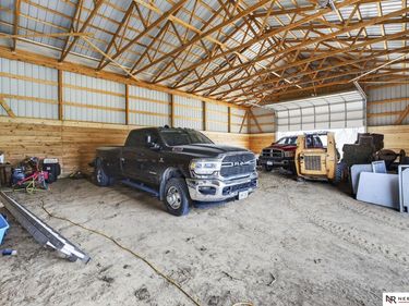 1060 County Road 21, Bennington, NE 68007