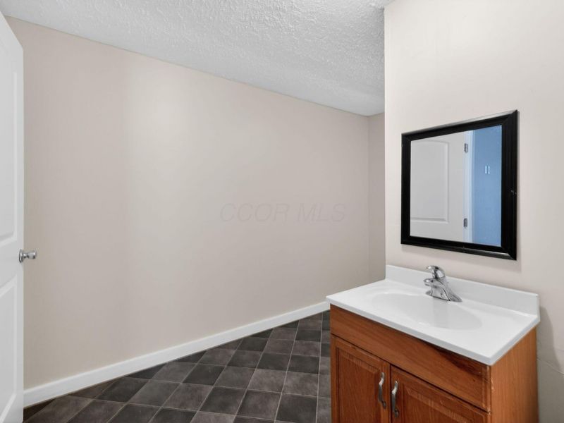 417 S Hampton Road , Columbus, OH 43213 Photo 20