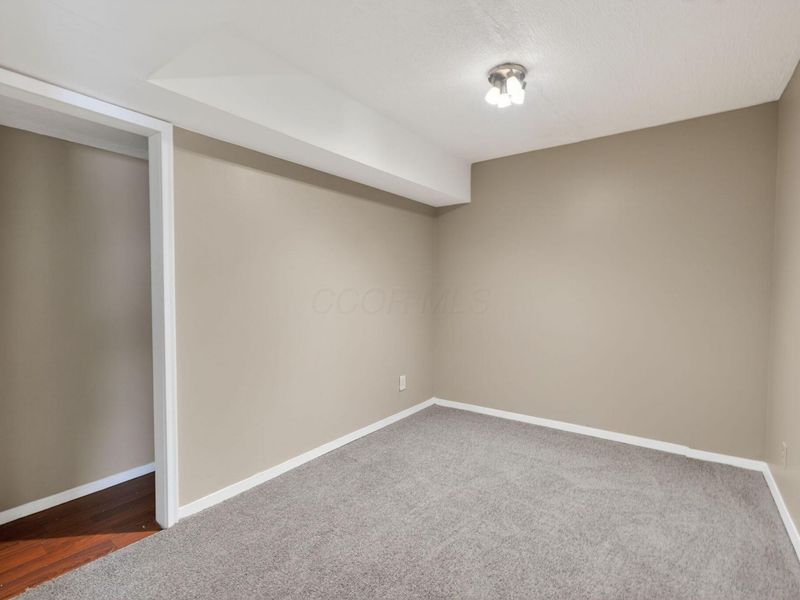 417 S Hampton Road , Columbus, OH 43213 Photo 26