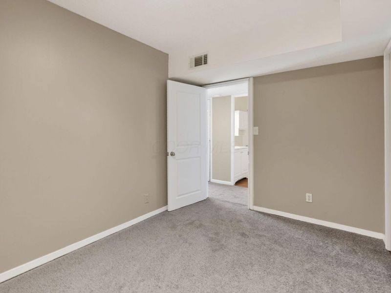 417 S Hampton Road , Columbus, OH 43213 Photo 30