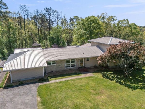 207 CRESCENT Cir, Jasper, AL 35503