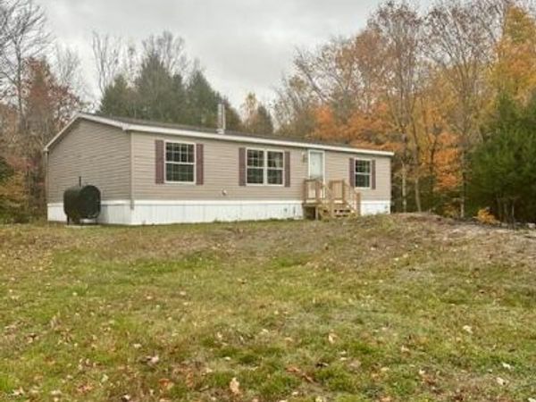 128 Cross Road, China, ME 04358