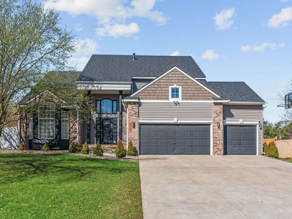 9154 Edinburgh Lane, Woodbury, MN 55125