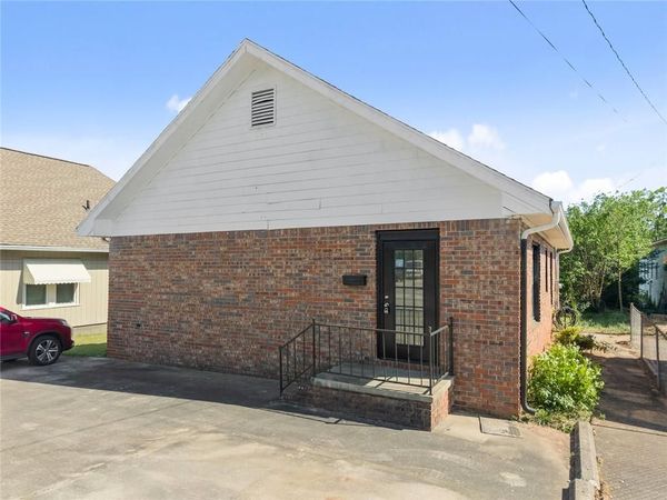 160 E Currahee Street , Toccoa, GA 30577