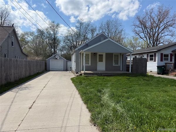 4910 HUGHES Road , Lansing, MI 48910