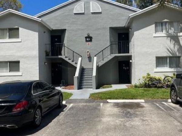 959 Lake Terry Drive, Unit B, West Palm Beach, FL 33411