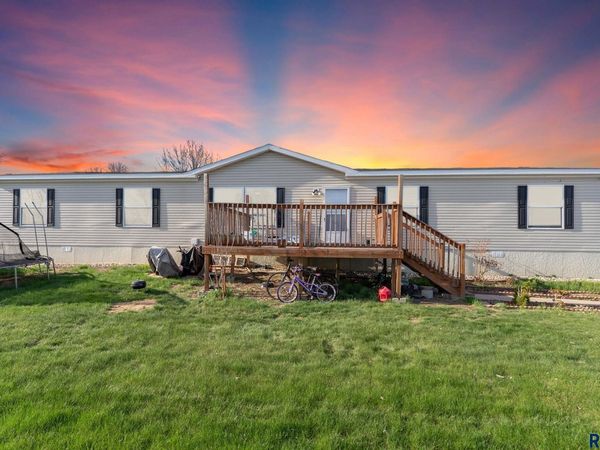 203 N Cory Pl, Sioux Falls, SD 57110